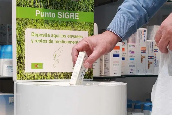 Las farmacias recogen 5.400 toneladas de residuos de medicamentos en los Puntos Sigre en 2025
